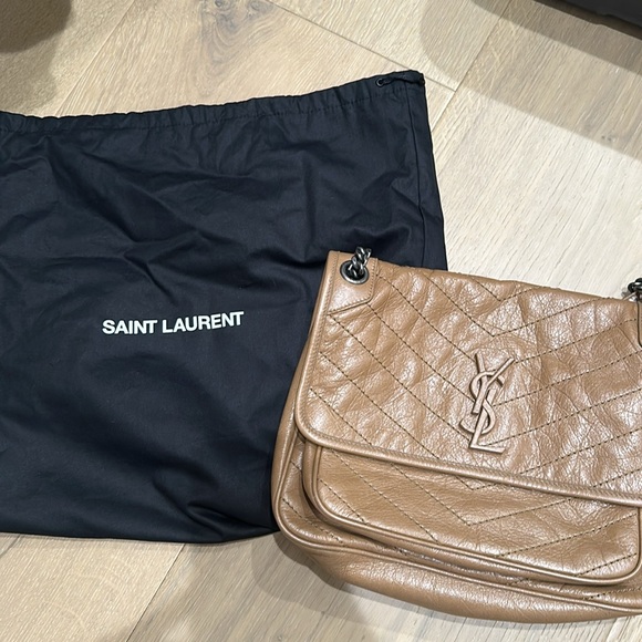 YSL Saint Laurent Niki Bag MediumChevron Neutral Pristine Condition original box - Picture 14 of 14